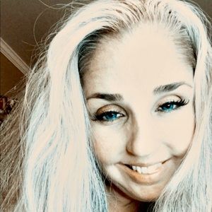 Meet your Posher, Priscilla